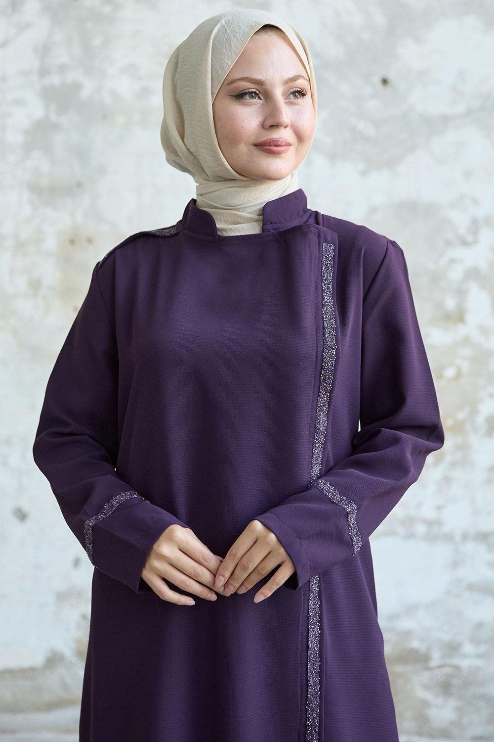 Yaka ve Ön Robası Taşlı  Mürdüm Ferace