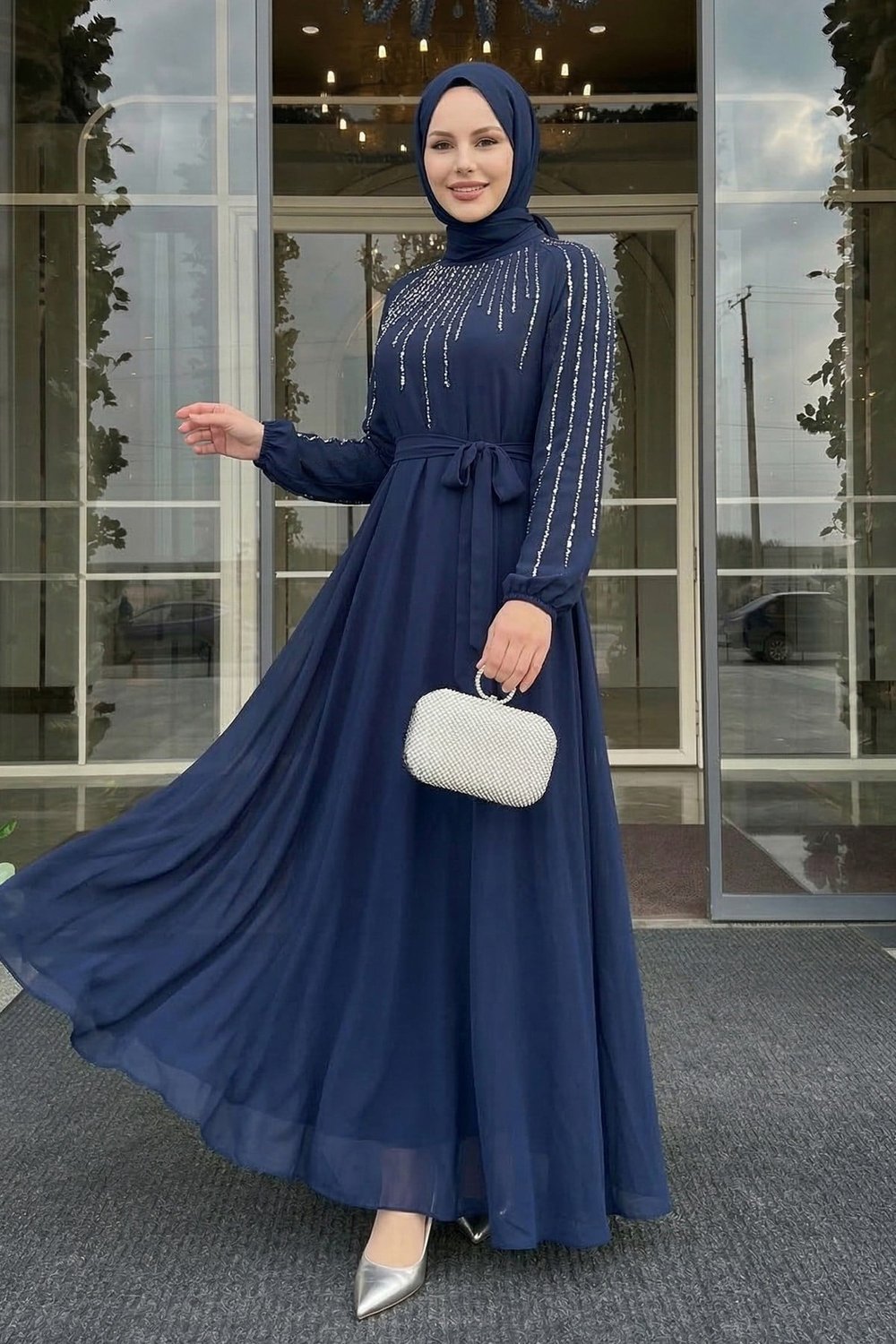 Yakası Kolları Taşlı Lacivert Abiye