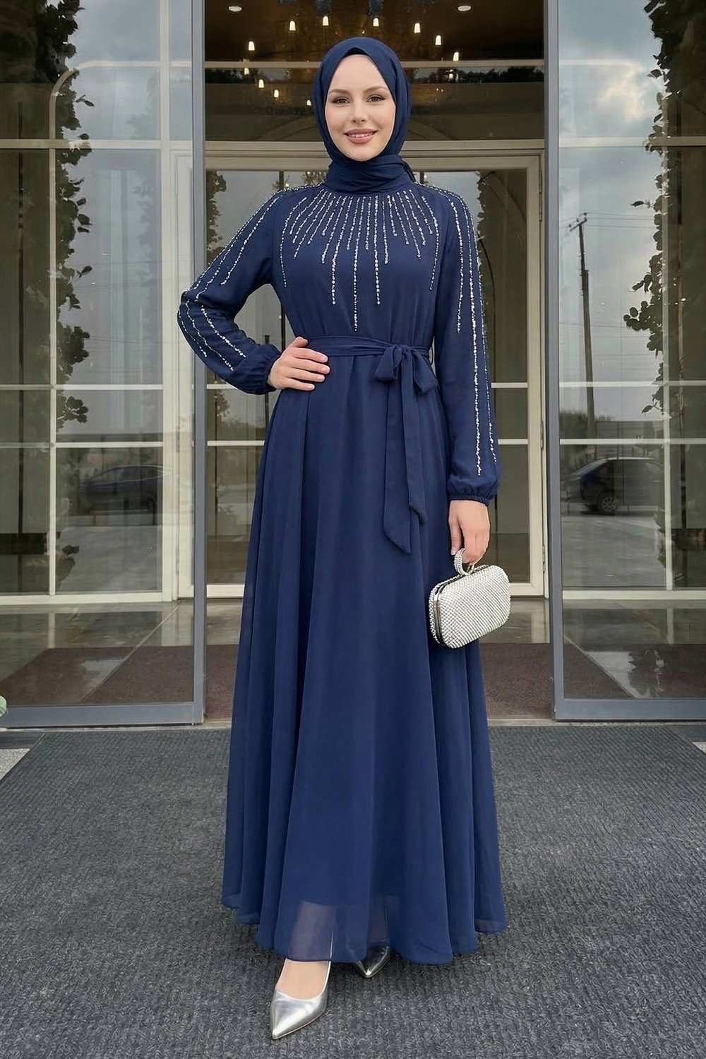 Yakası Kolları Taşlı Lacivert Abiye