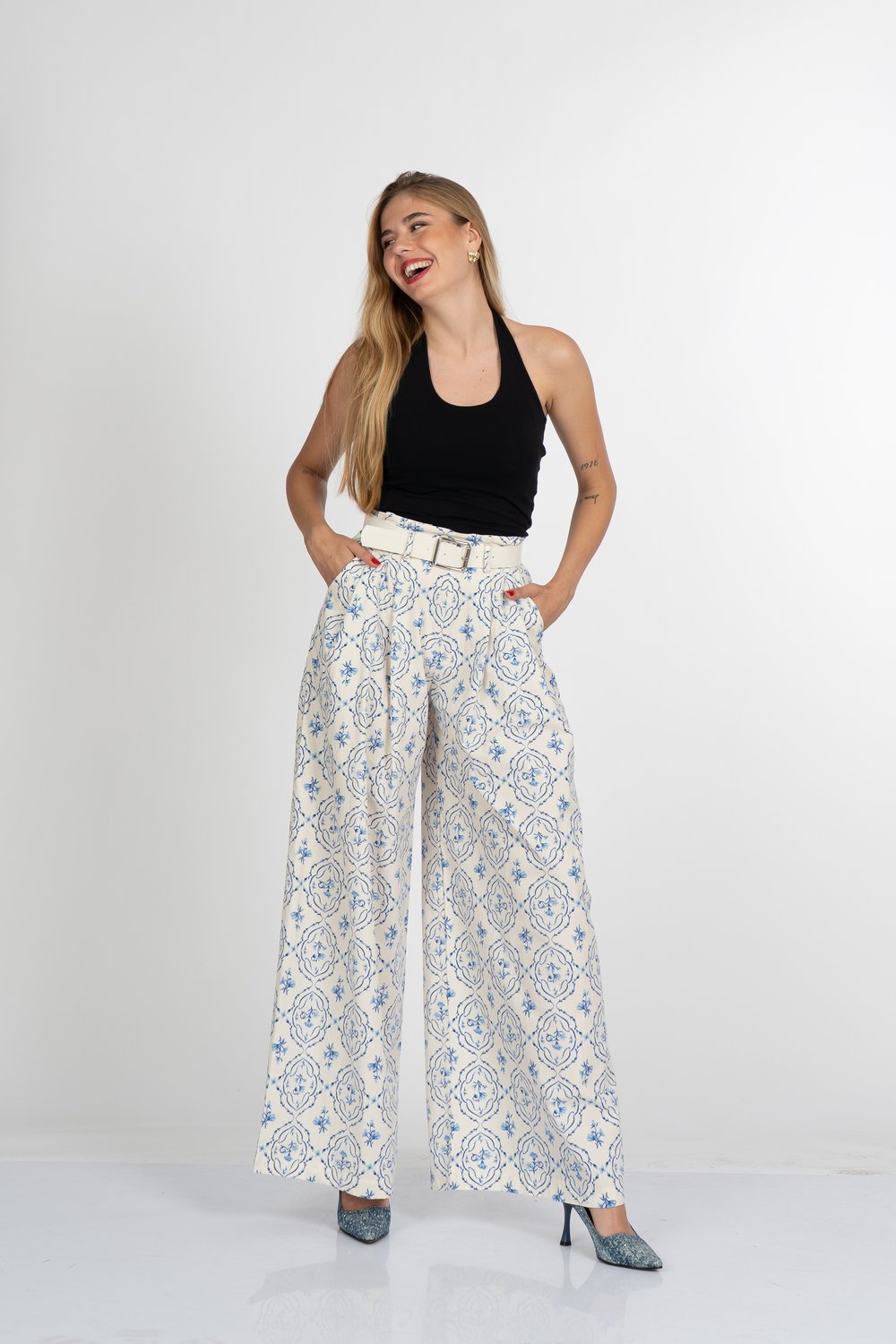 Yüksek Bel Pileli Kemerli Bol Paça Pantolon 30393