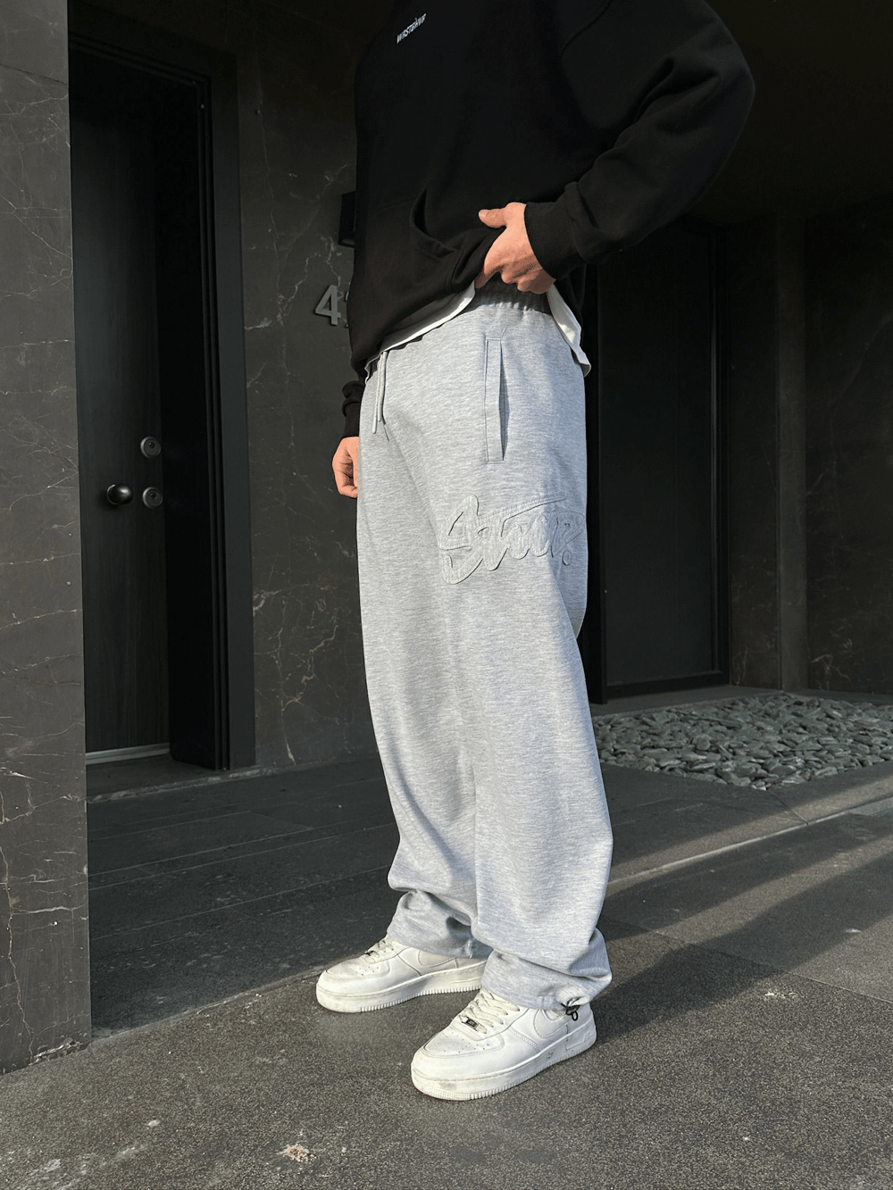 2 İPLİK KUMAŞ BAGGY KALIP PAÇA LASTİKLİ STW KABARTMA NAKIŞ EŞOFMAN ALTI GRİ