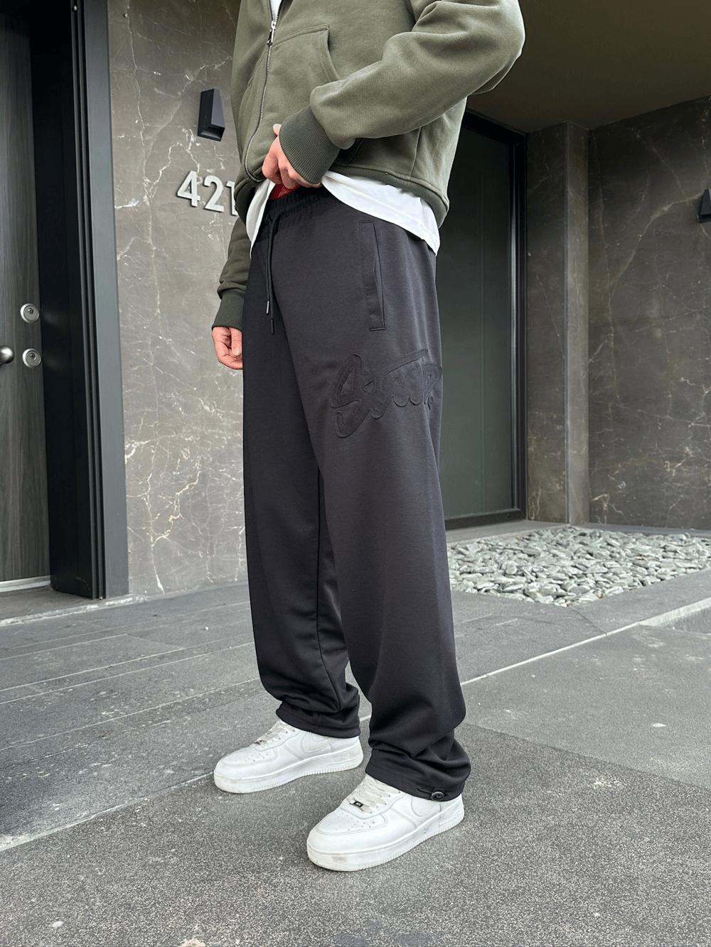 2 İPLİK KUMAŞ BAGGY KALIP PAÇA LASTİKLİ STW KABARTMA NAKIŞ EŞOFMAN ALTI SİYAH