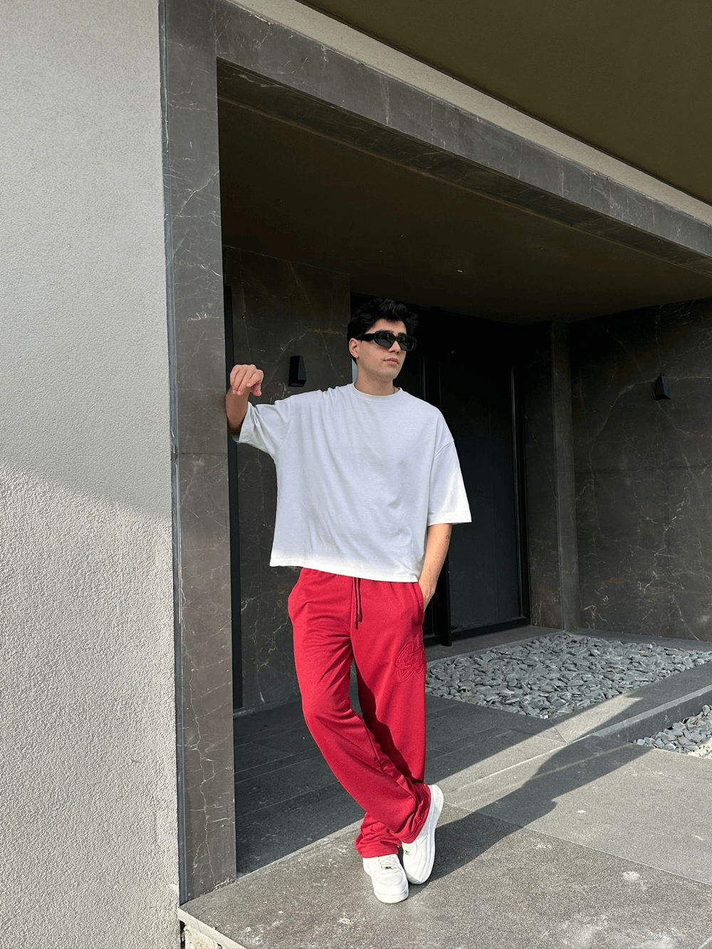 2 İPLİK KUMAŞ BAGGY KALIP PAÇA LASTİKLİ STW KABARTMA NAKIŞ EŞOFMAN ALTI KIRMIZI
