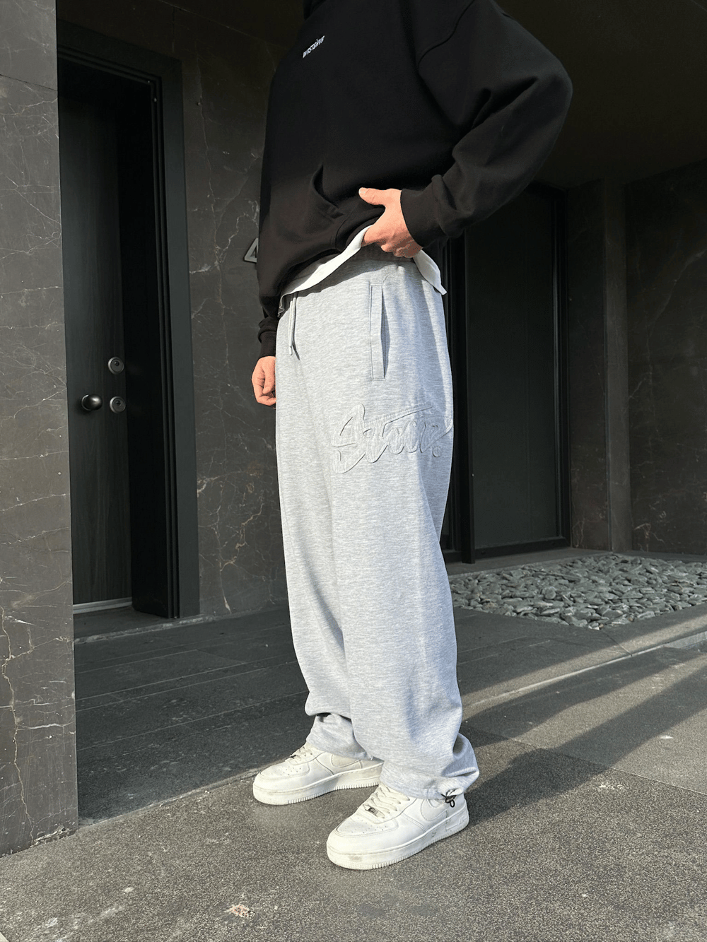 2 İPLİK KUMAŞ BAGGY KALIP PAÇA LASTİKLİ STW KABARTMA NAKIŞ EŞOFMAN ALTI GRİ