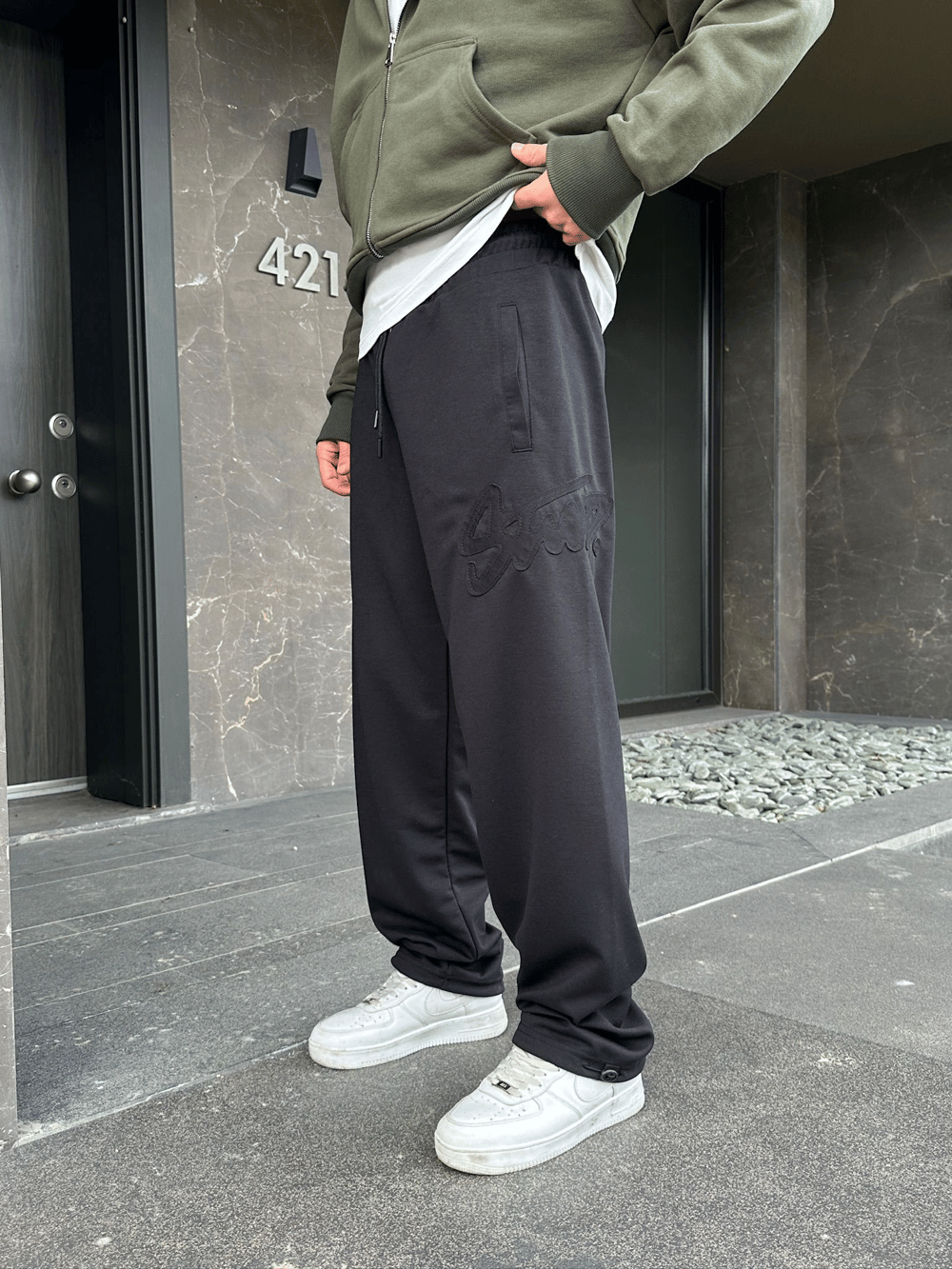 2 İPLİK KUMAŞ BAGGY KALIP PAÇA LASTİKLİ STW KABARTMA NAKIŞ EŞOFMAN ALTI SİYAH