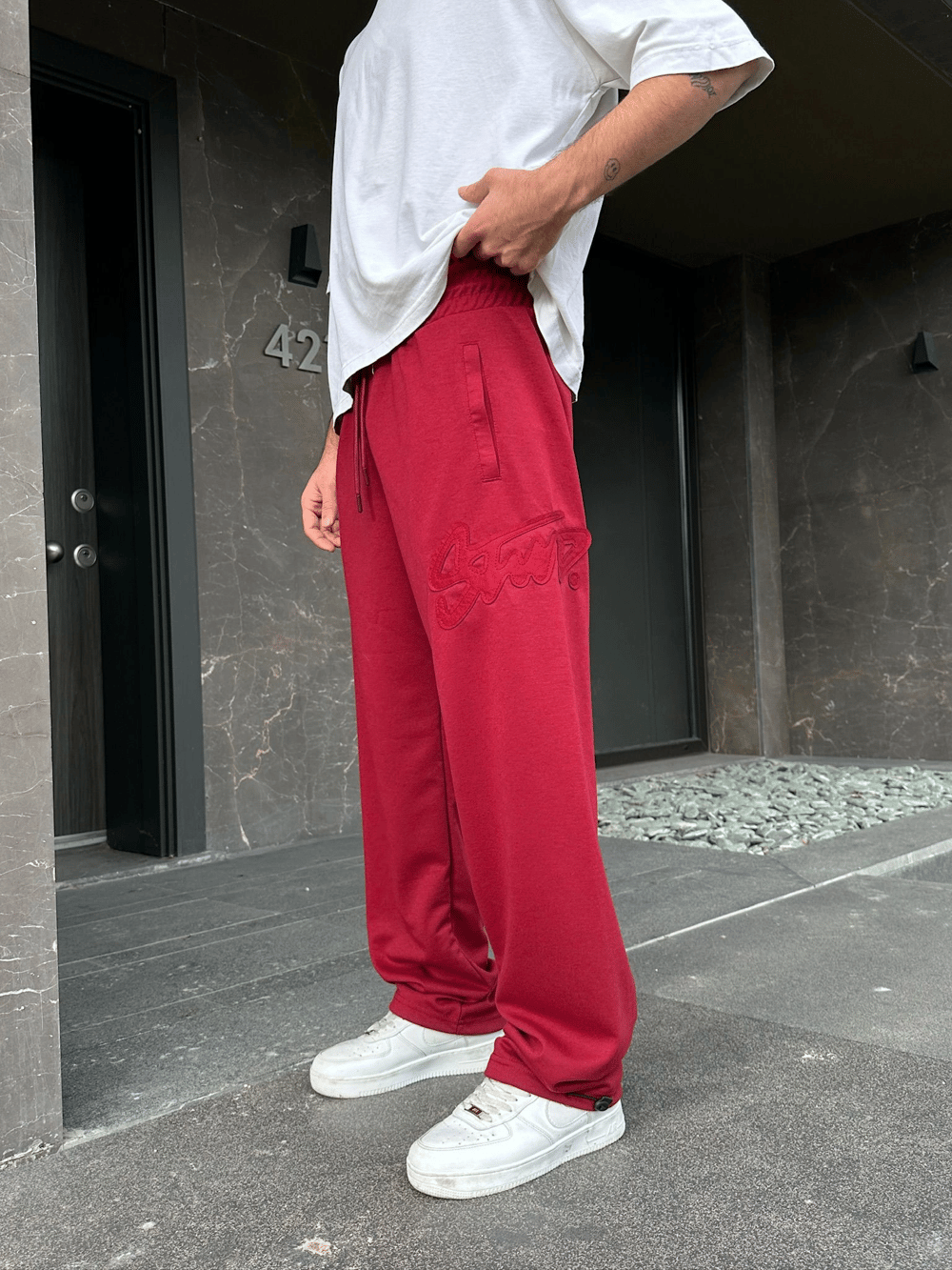 2 İPLİK KUMAŞ BAGGY KALIP PAÇA LASTİKLİ STW KABARTMA NAKIŞ EŞOFMAN ALTI KIRMIZI