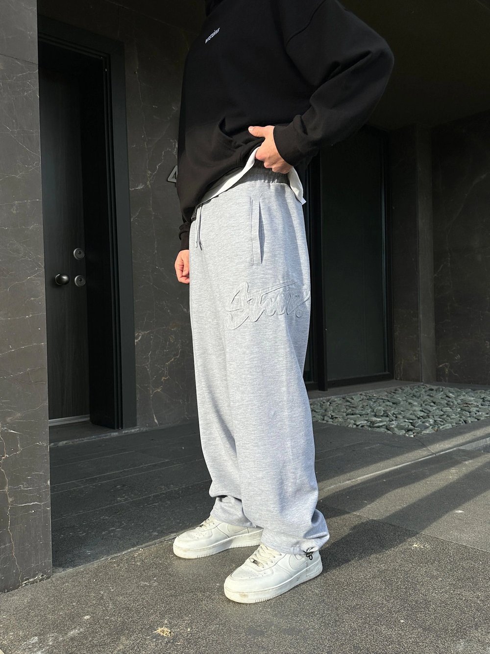 2 İPLİK KUMAŞ BAGGY KALIP PAÇA LASTİKLİ STW KABARTMA NAKIŞ EŞOFMAN ALTI GRİ
