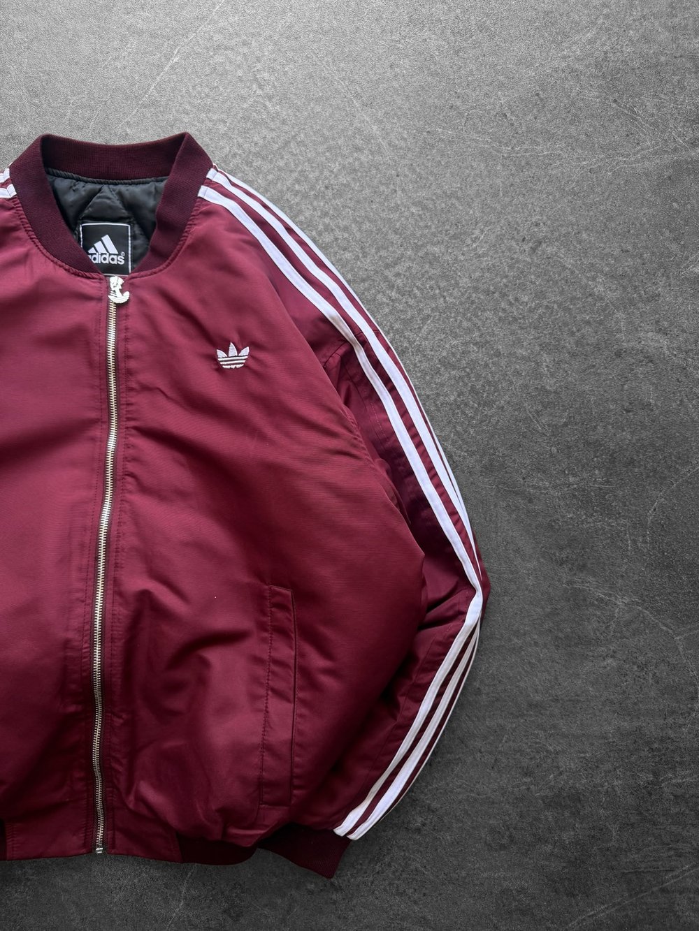 AD NAKIŞ DOLUMLU ASTARLI BOMBER CEKET BORDO
