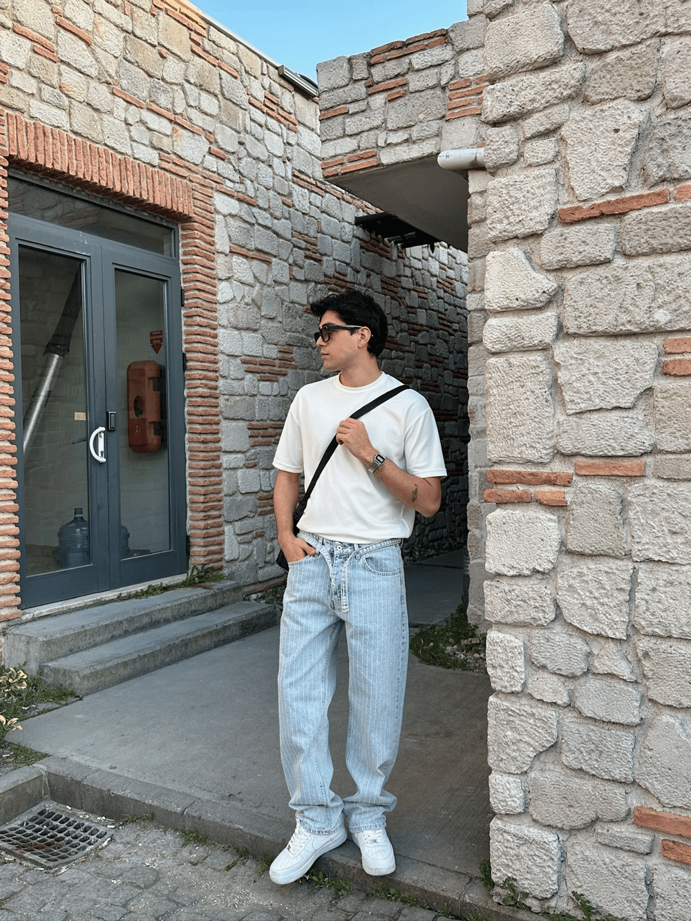 BAGGY KALIP ŞERİT DESENLİ KEMERLİ MORROW PANTOLON