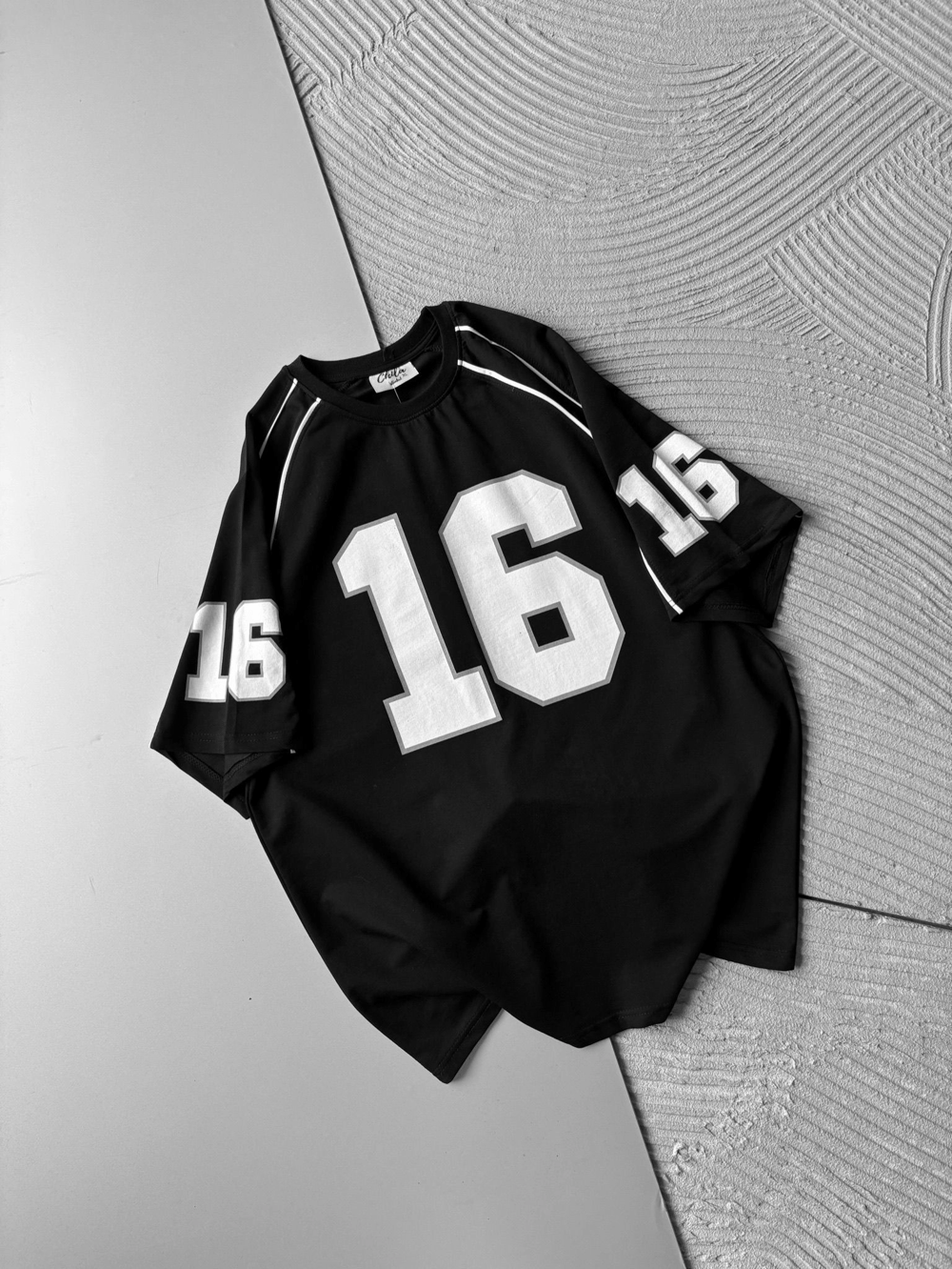 BISIKLET YAKA 16 BASKI OVERSIZE TSHIRT SİYAH