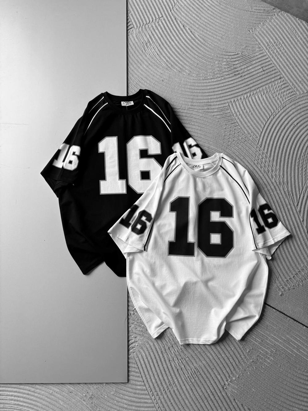 BISIKLET YAKA 16 BASKI OVERSIZE TSHIRT SİYAH
