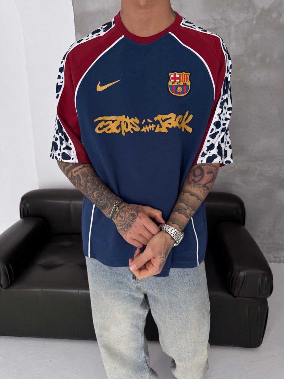 BISIKLET YAKA BARC KOL DESEN OVERSIZE TSHIRT LACİ