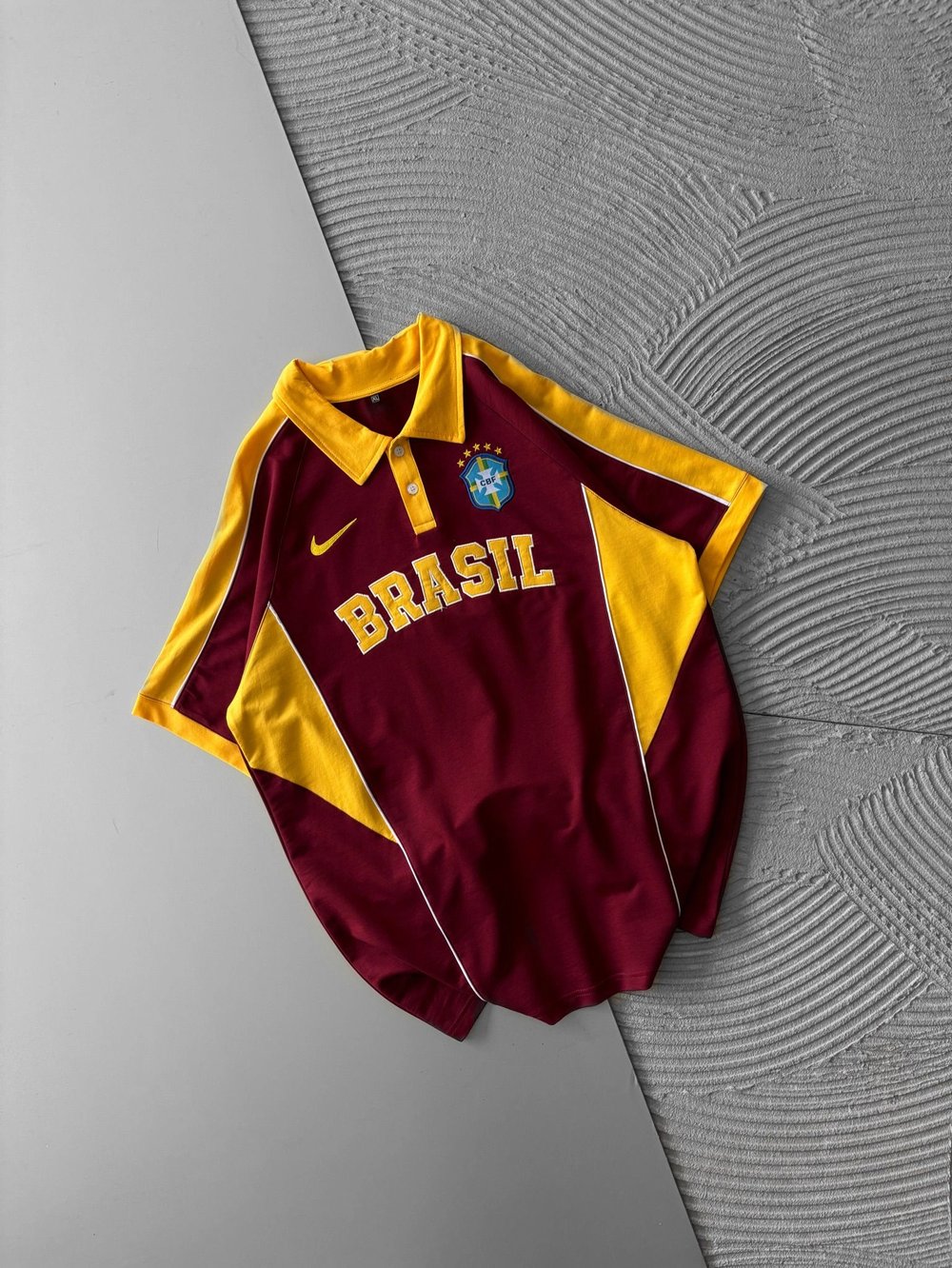 BİSİKLET YAKA FUL PARCALİ BRASİL NAKIS TSHİRT BORDO