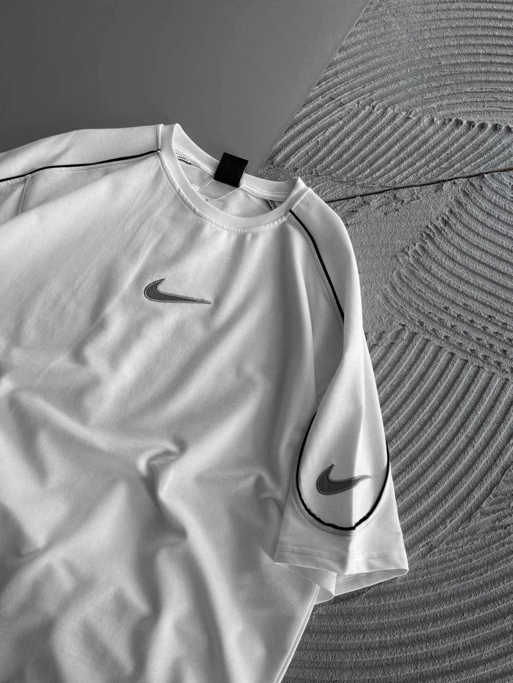 BISIKLET YAKA KOLLAR BIYE REFLEKTÖR NAKIŞ OVERSIZE TSHIRT BEYAZ