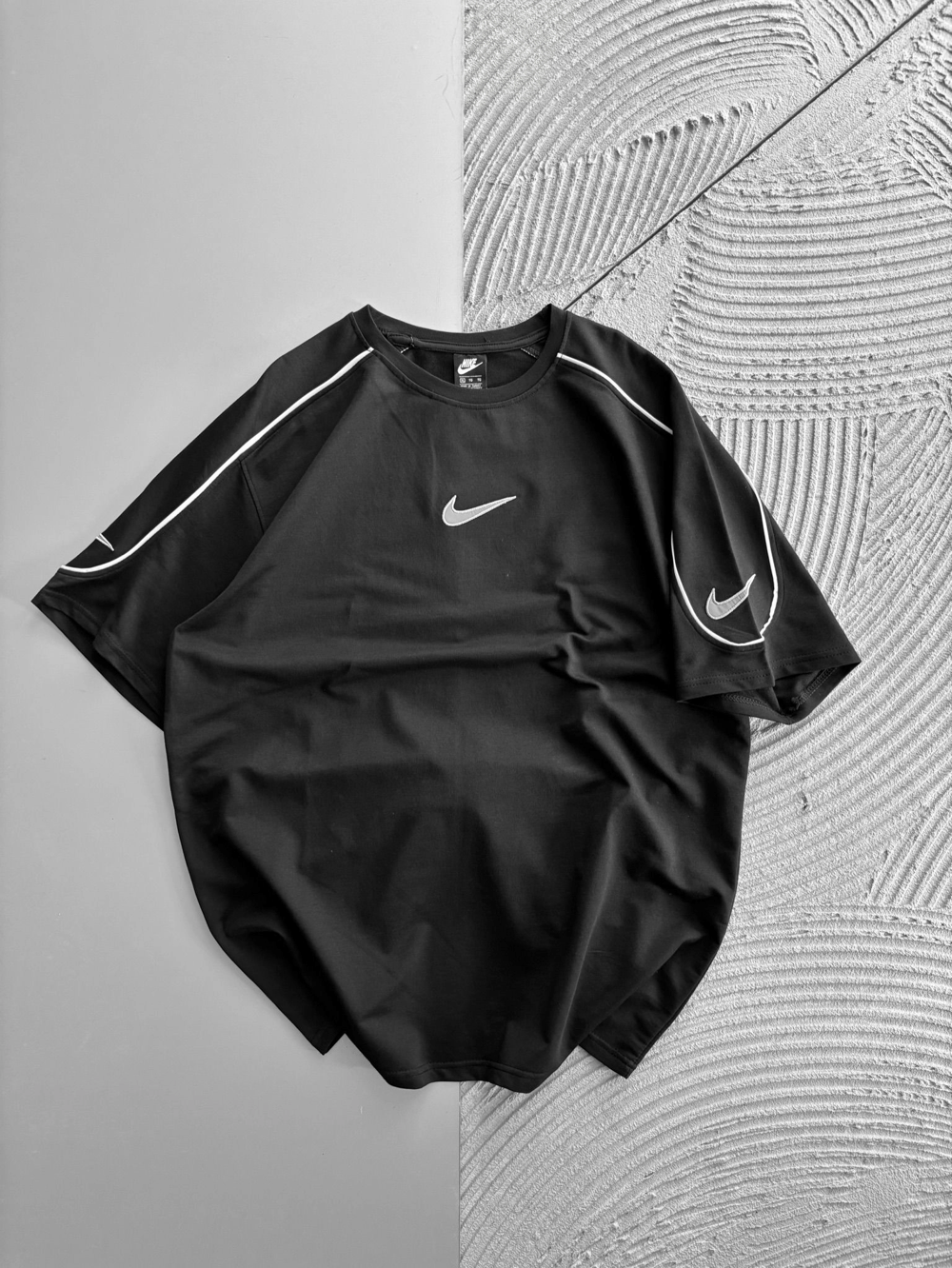 BISIKLET YAKA KOLLAR BIYE REFLEKTÖR NAKIŞ OVERSIZE TSHIRT SİYAH