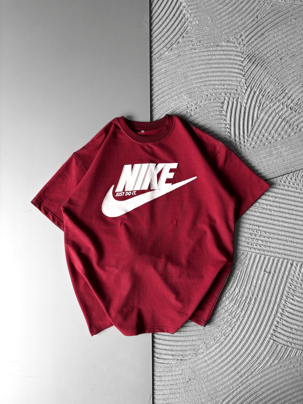 BİSİKLET YAKA NK APLİKE HS OVERSİZE TSHİRT BORDO