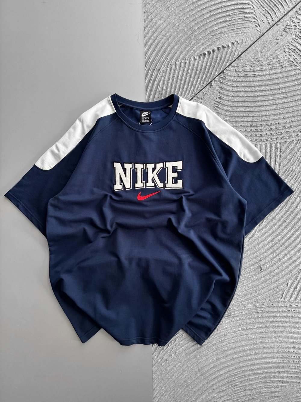 BISIKLET YAKA NK NAKIŞLI KOL PARCA DETAY OVERSIZE TSHIRT LACİ