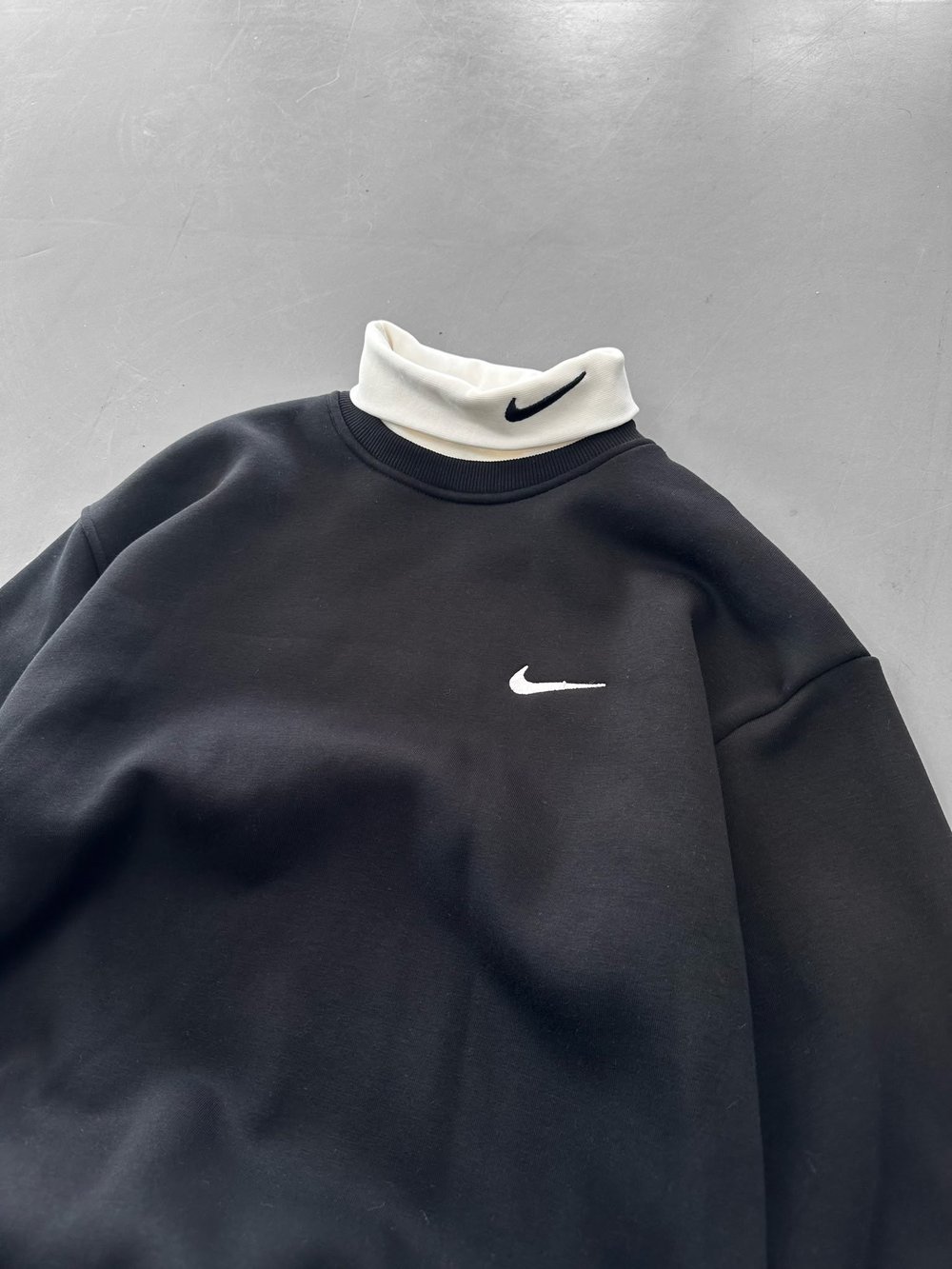 BOYUNLUK DETAY 3 İPLİK PAMUKLU KUMAŞ OVERSİZE SWEAT SİYAH