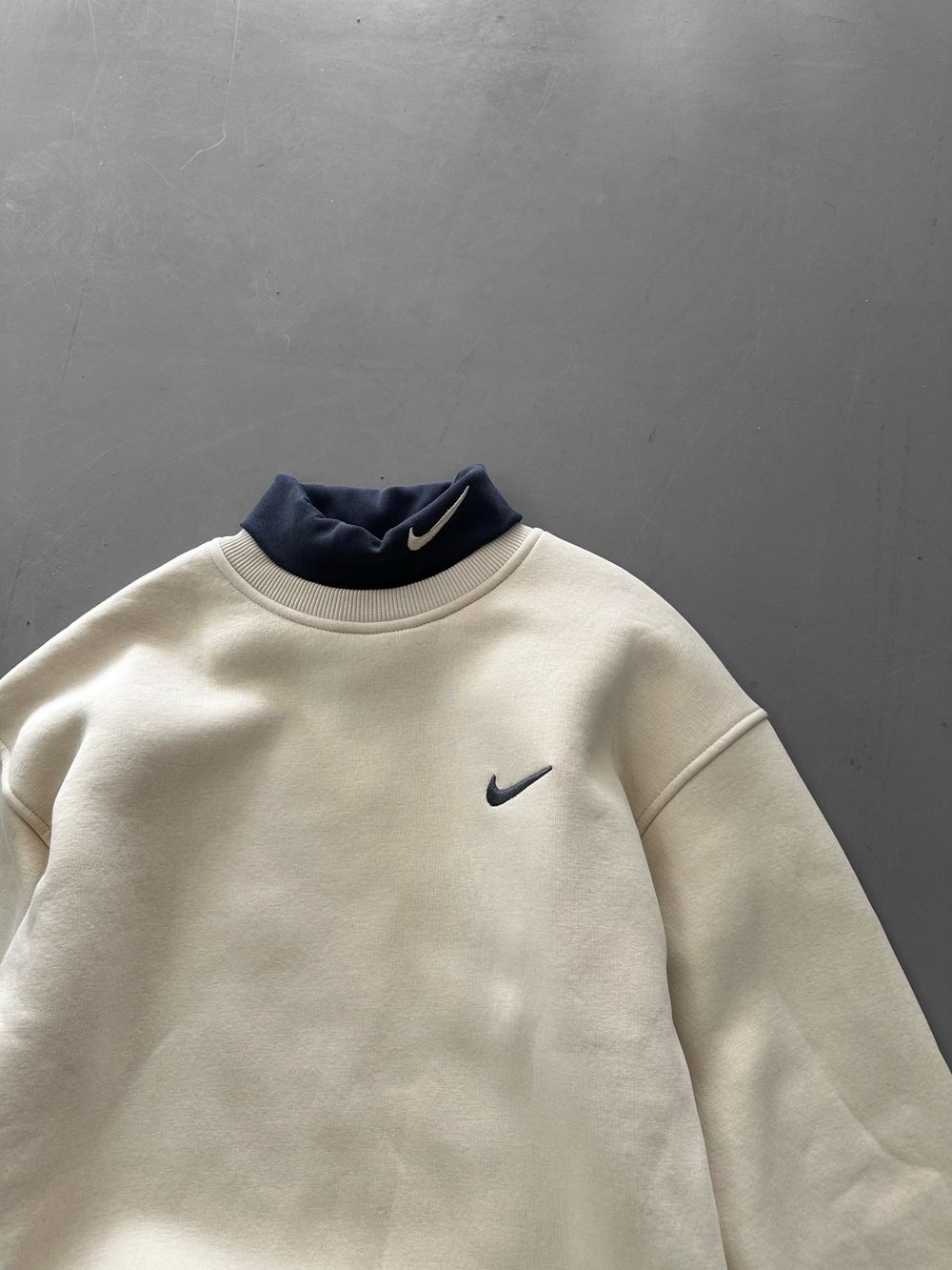 BOYUNLUK DETAY 3 İPLİK PAMUKLU KUMAŞ OVERSİZE SWEAT KREM