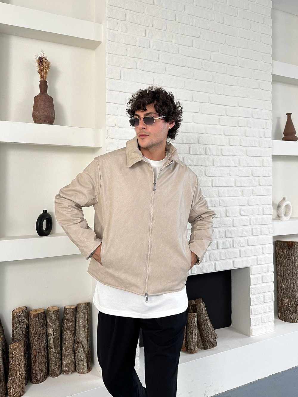 ÇAPRAZ DİKİŞ ESKİTME DERİ CEKET KREM