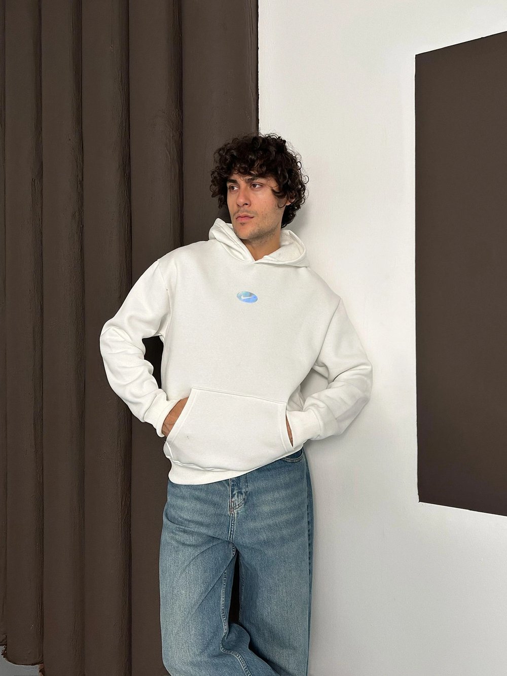 ÖZEL SERİ NK HOLOGRAM BASKI OVERSİZE KAPÜŞONLU SWEAT BEYAZ