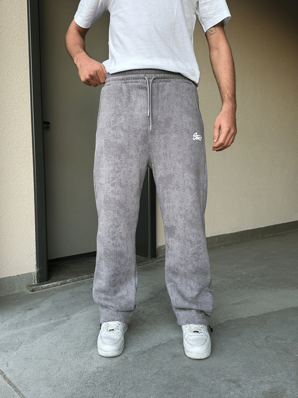 ÖZEL SERİ YIKAMALI KÜÇÜK BASKI PAÇA AYARLANABİLİR BAGGY EŞOFMAN ALTI GRİ