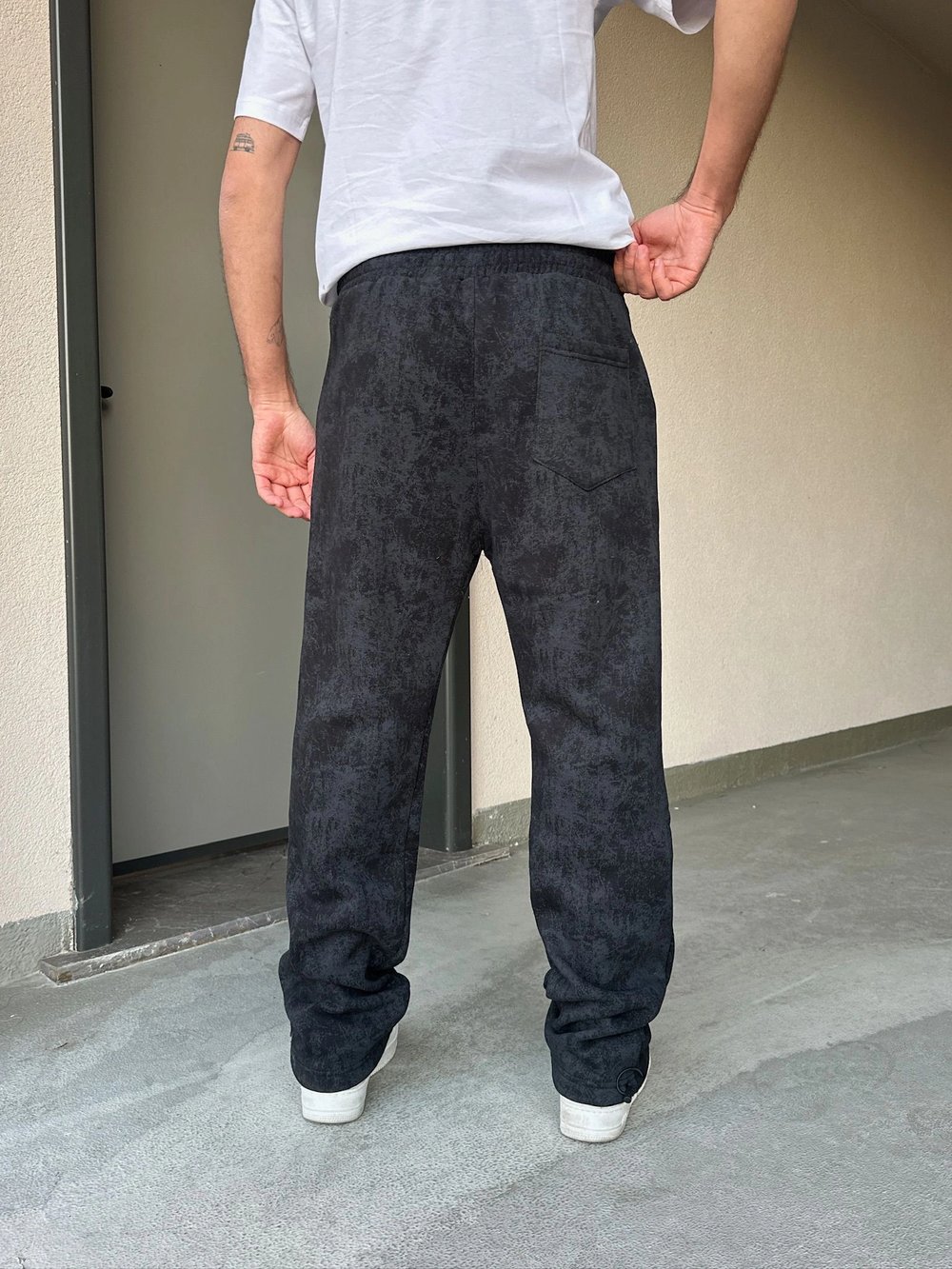 ÖZEL SERİ YIKAMALI KÜÇÜK BASKI PAÇA AYARLANABİLİR BAGGY EŞOFMAN ALTI SİYAH