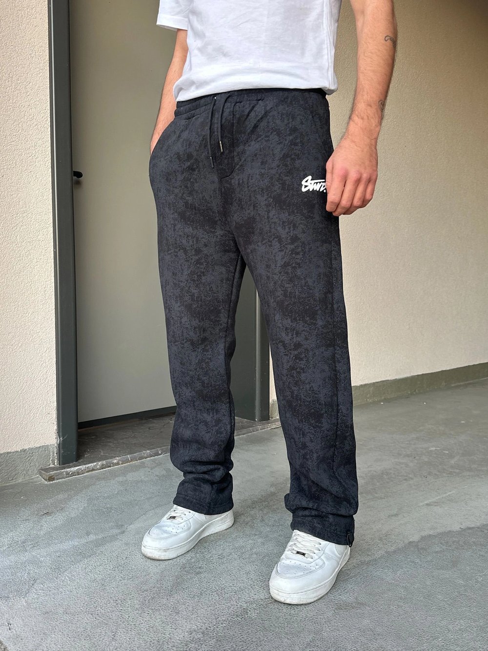 ÖZEL SERİ YIKAMALI KÜÇÜK BASKI PAÇA AYARLANABİLİR BAGGY EŞOFMAN ALTI SİYAH