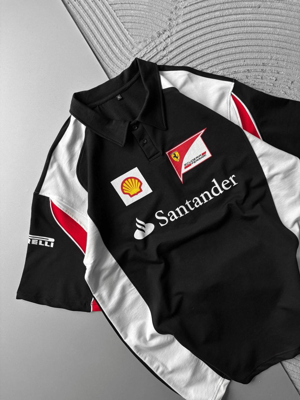 POLO YAKA 2 İPLİK KUMAS SANTANDER BASKI OVERSİZE TSHİRT SİYAH
