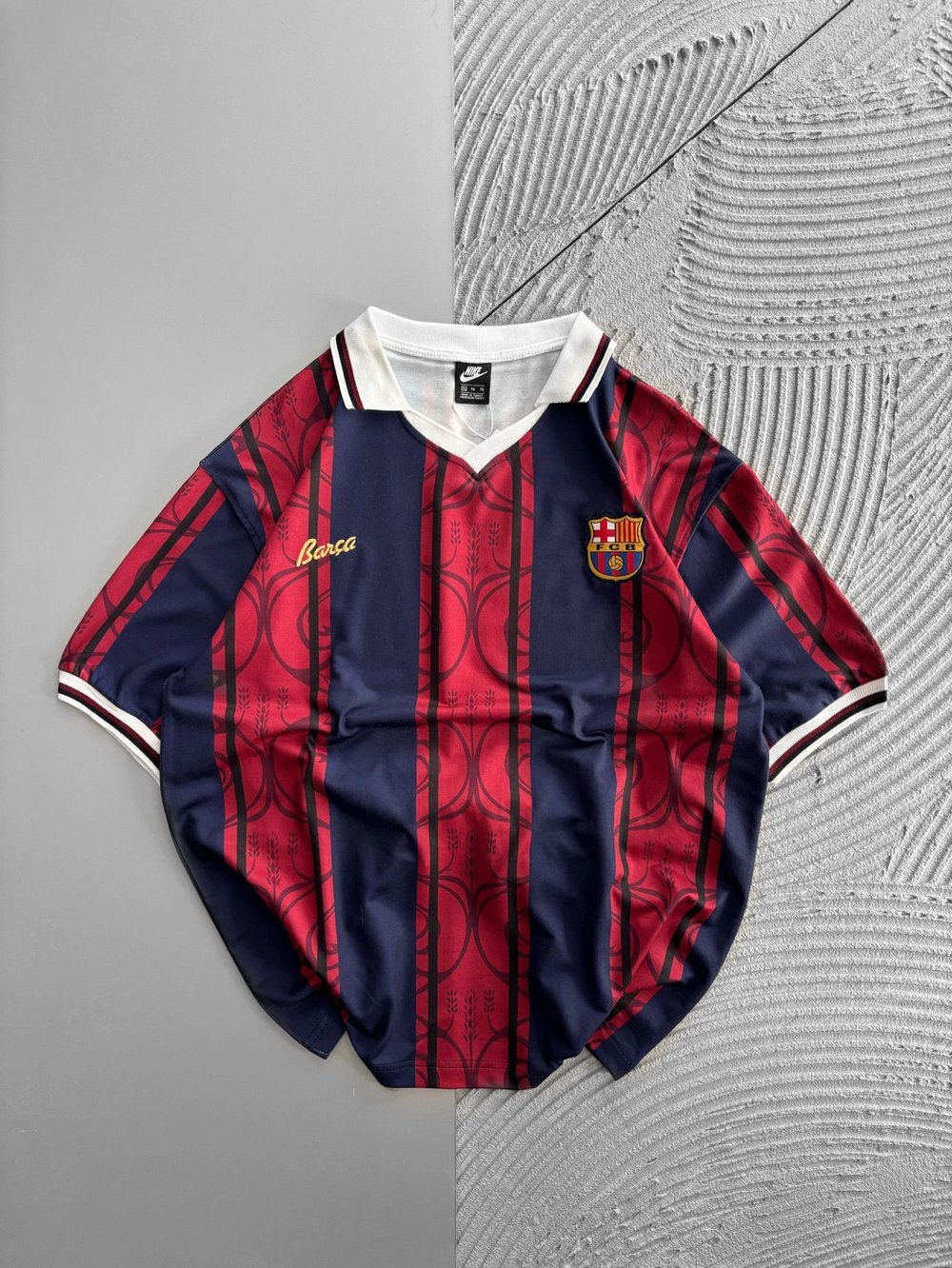 POLO YAKA BARCA İMZA SERİ NAKIŞLI OVERSİZE TSHİRT