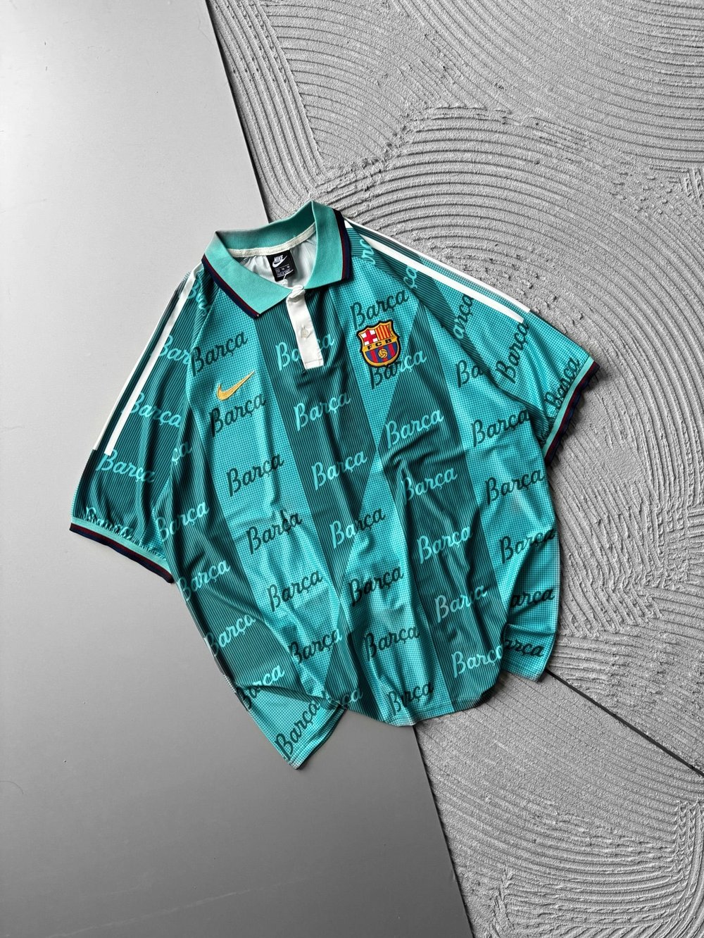 POLO YAKA FORMA KUMAŞ DİJİTAL BASKI OVERSİZE TSHİRT