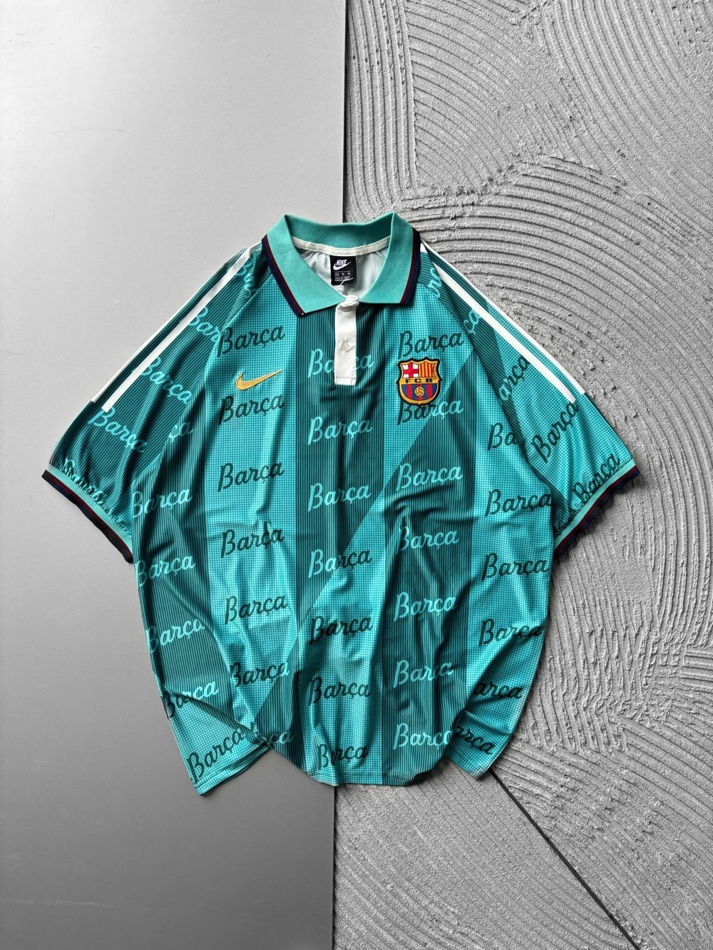 POLO YAKA FORMA KUMAŞ DİJİTAL BASKI OVERSİZE TSHİRT