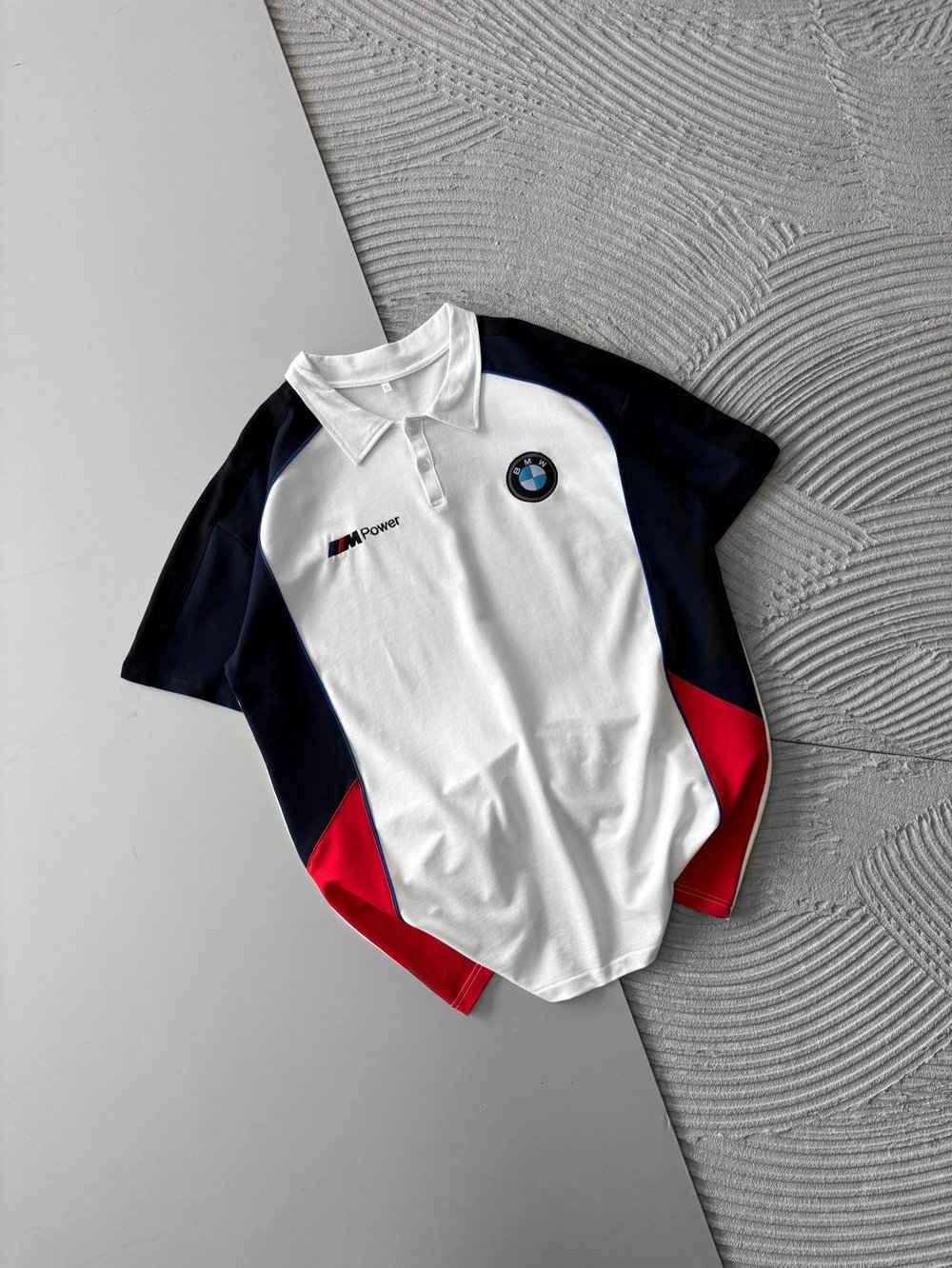 POLO YAKA İKİ TARAFLI NAKIŞ OVERSİZE TSHİRT BEYAZ