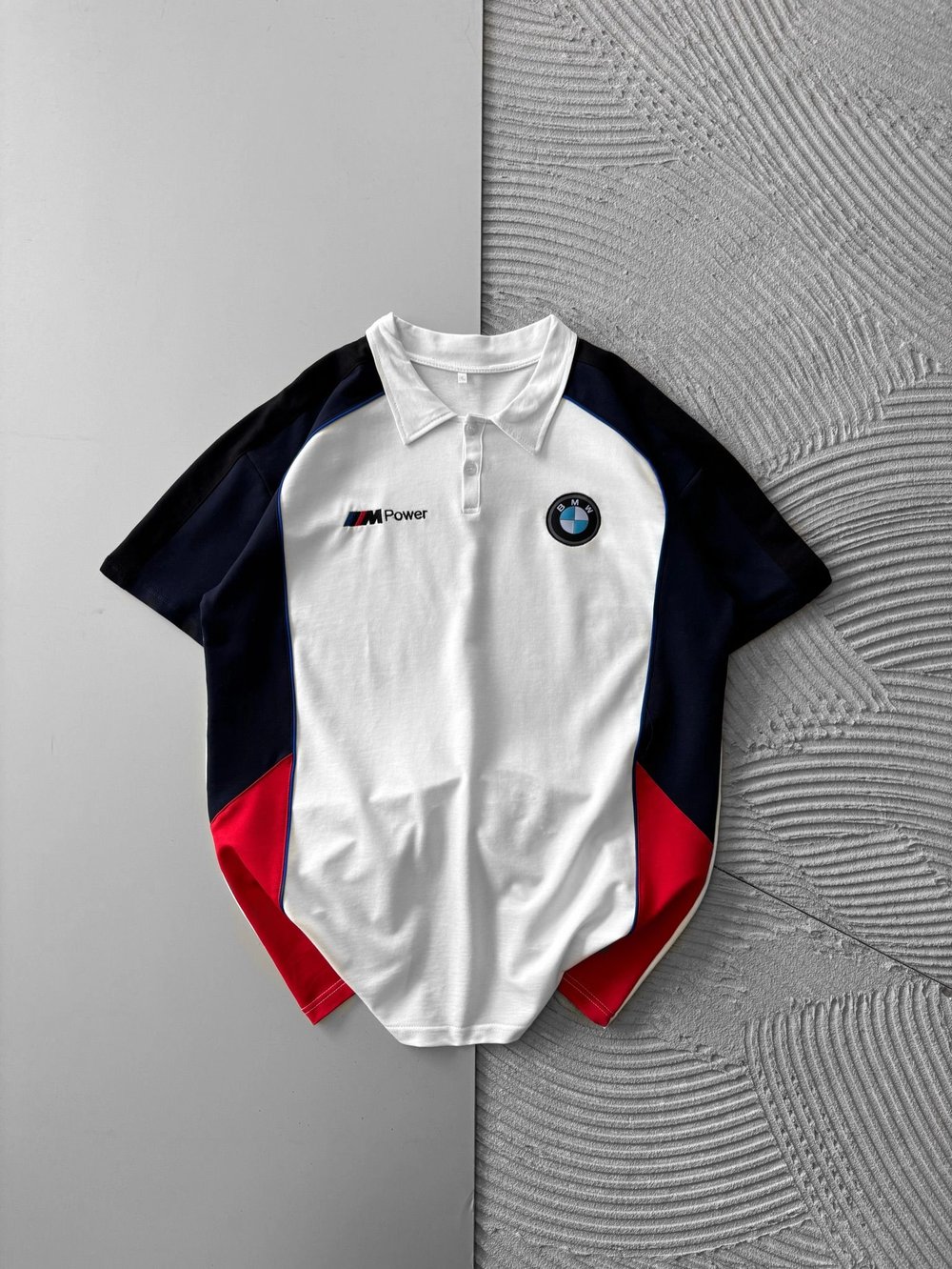 POLO YAKA İKİ TARAFLI NAKIŞ OVERSİZE TSHİRT BEYAZ