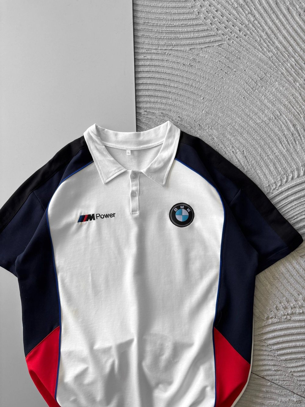 POLO YAKA İKİ TARAFLI NAKIŞ OVERSİZE TSHİRT BEYAZ