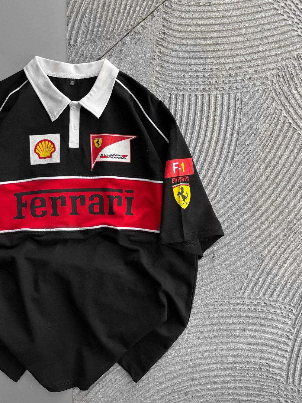 POLO YAKA NK FERARİ NAKIŞ OVERSİZE TSHİRT
