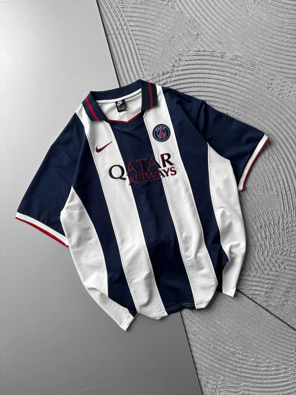 POLO YAKA SERİTLİ PSG NAKIS OVERSİZE TSHİRT