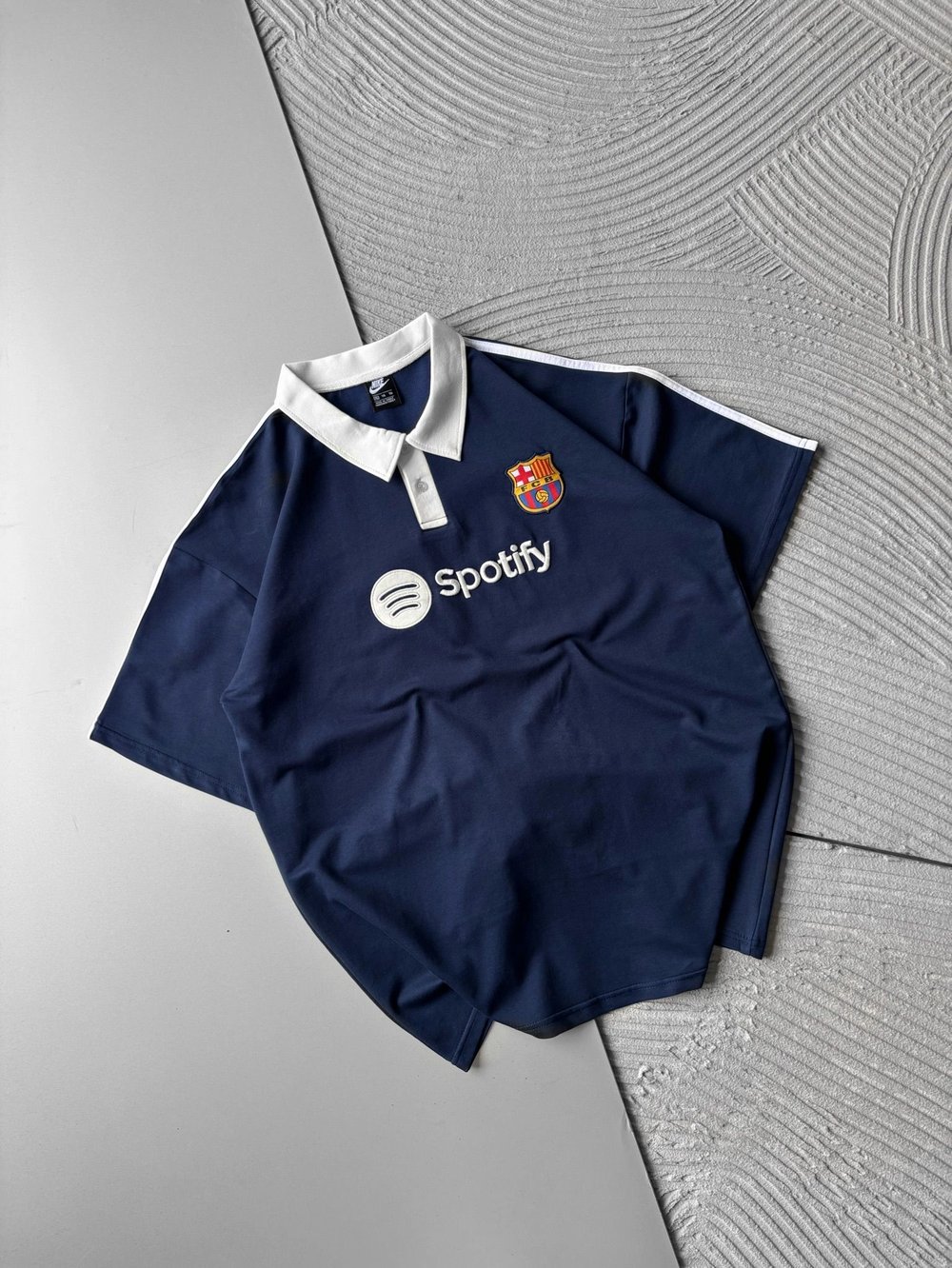 POLO YAKA YAKA RENKLI BARCA NAKIŞ OVERSIZE TSHIRT LACİ