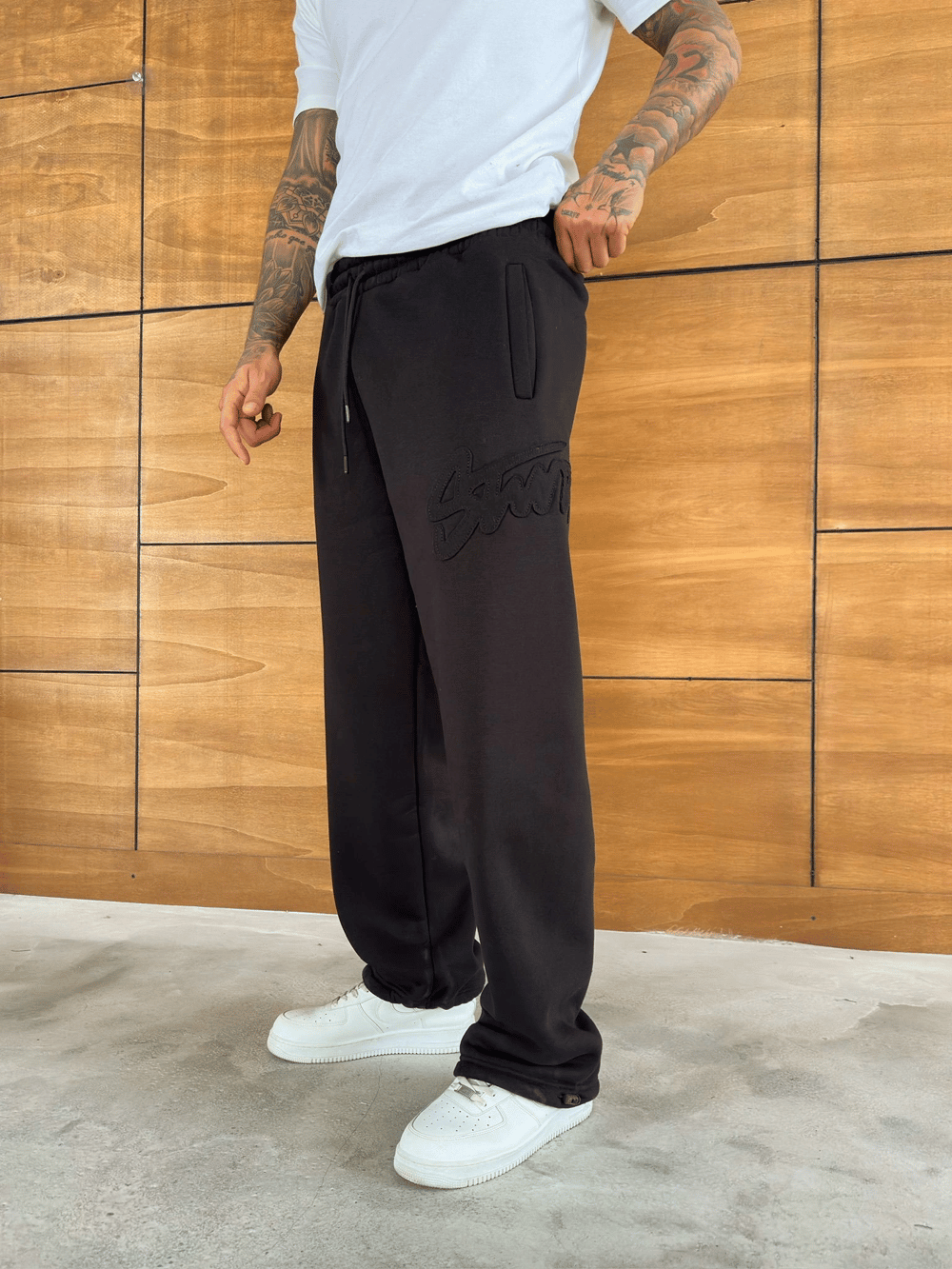 YAN BÜYÜK NAKIŞLI STW BAGGY EŞOFMAN SİYAH