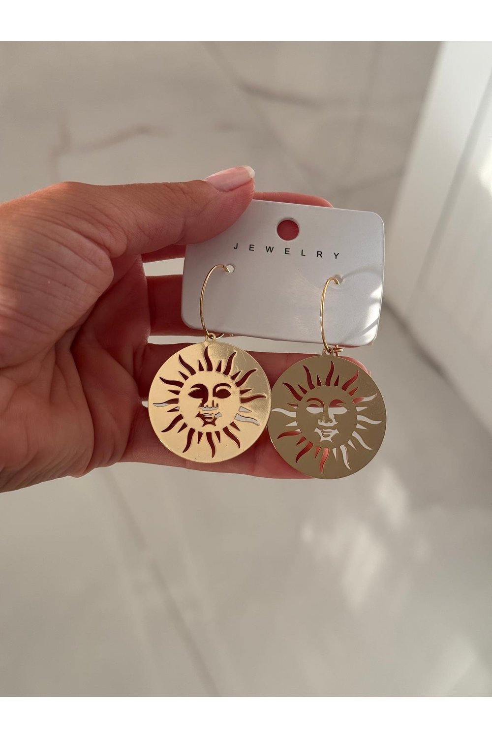 Büyük Boy Sallantılı Gold Günüş Küpe