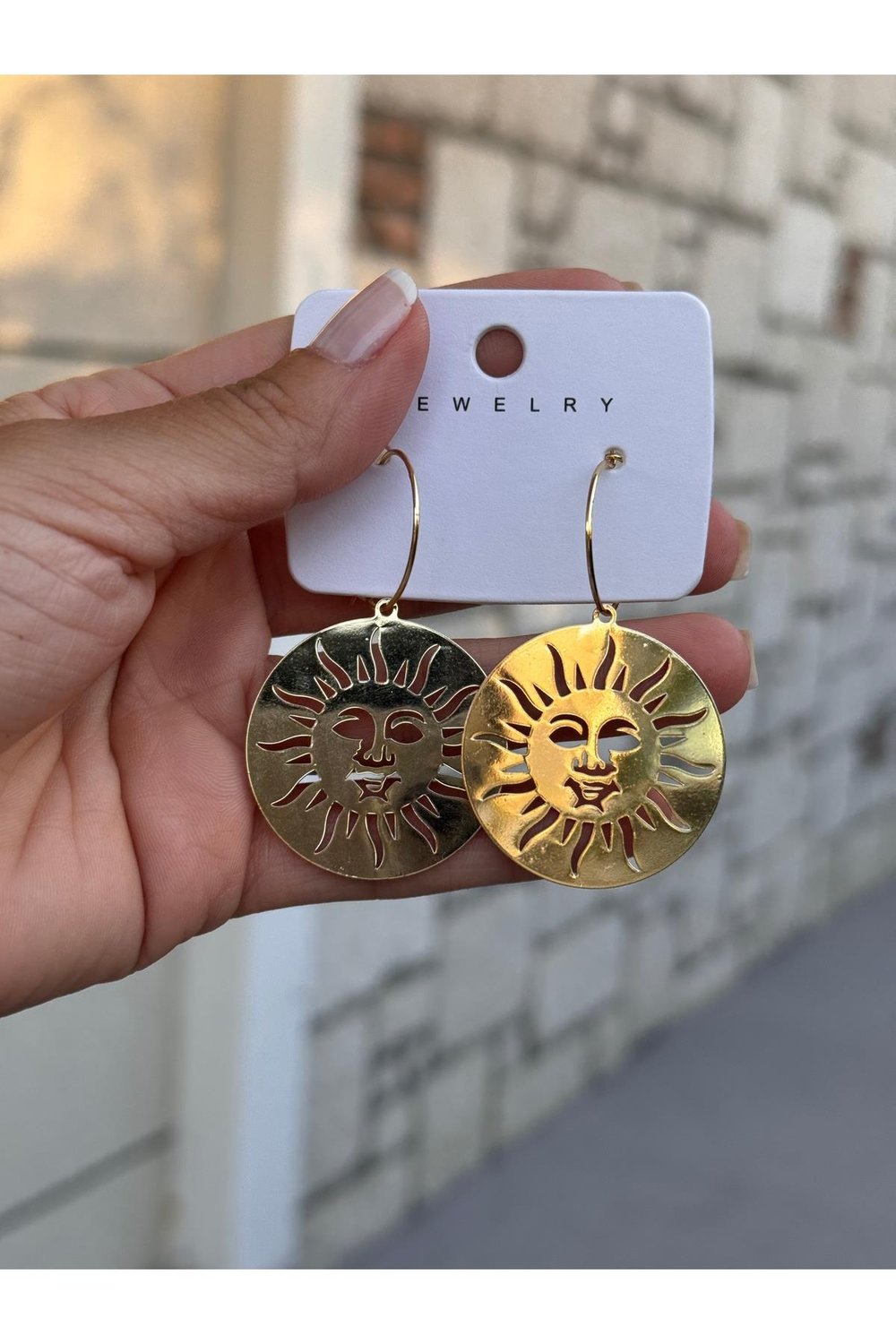 Büyük Boy Sallantılı Gold Günüş Küpe