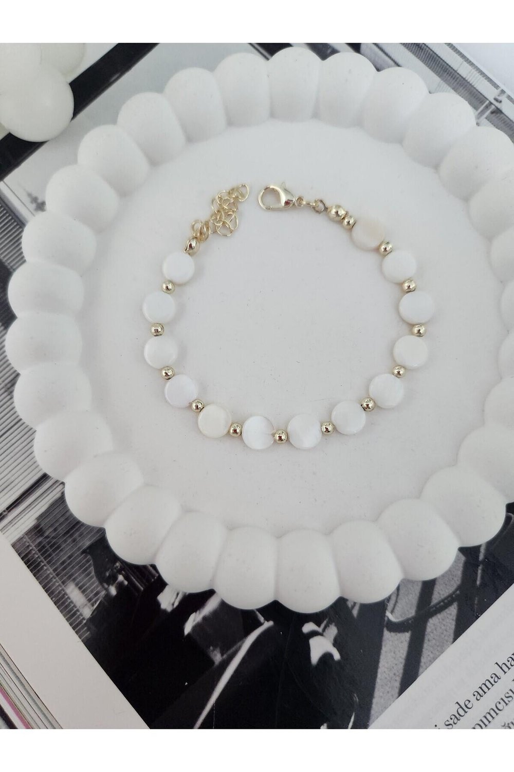 Doğal Sedef Taşlı Gold Detaylı Bileklik