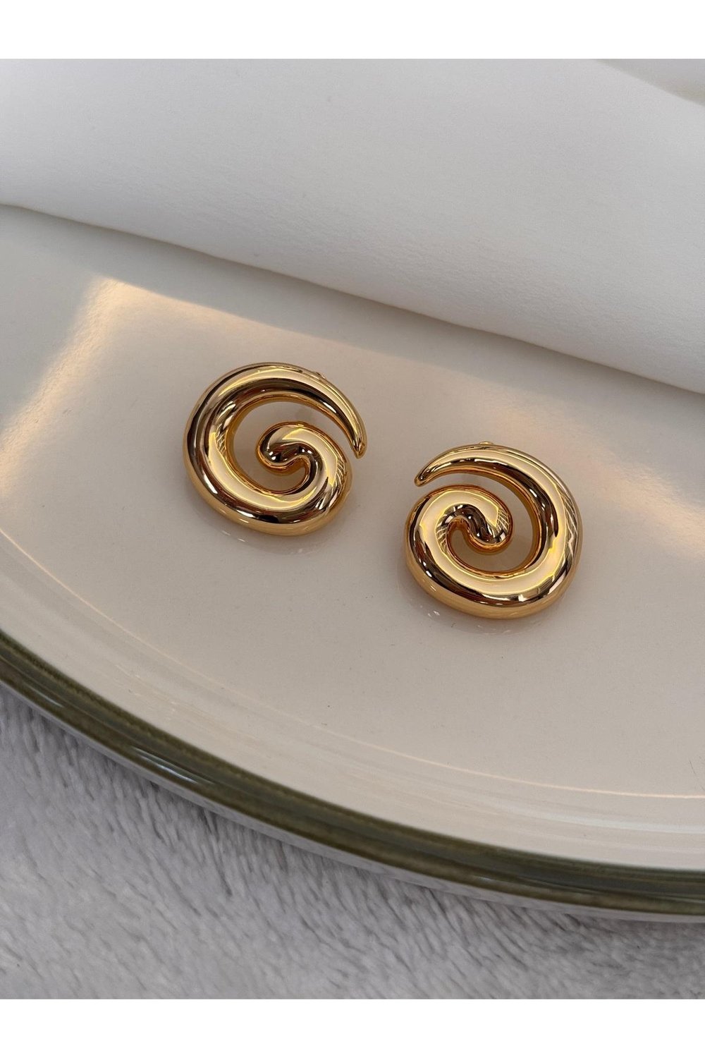 Gold Yuvarlak Küpe | Modern Tasarım Küpe | 1. Sınıf Kalite Kaplama Küpe