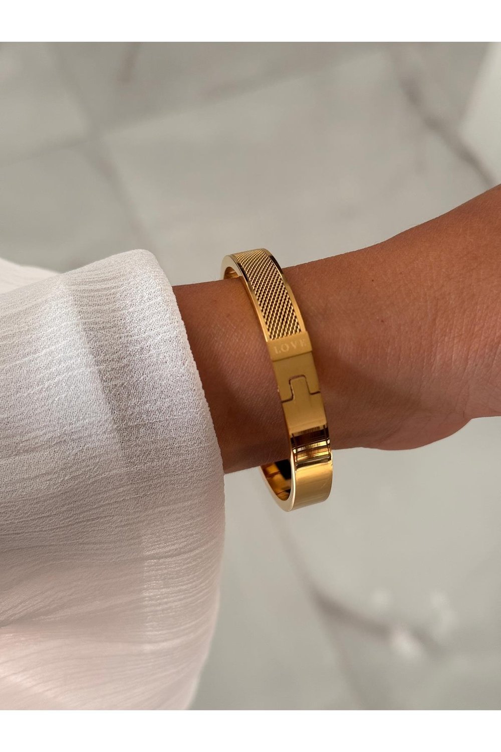 Hasır Model Gold Renk Ithal Paslanmaz Çelik Kelepçe Bileklik