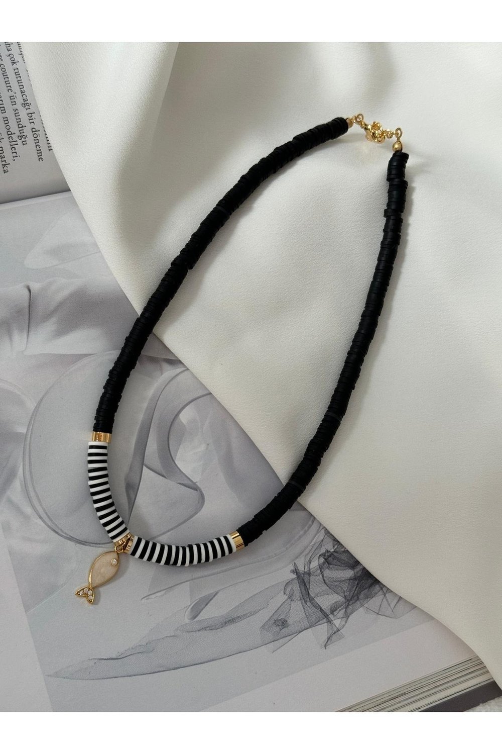 Mini Balıklı Siyah Beyaz Fimo Kolye