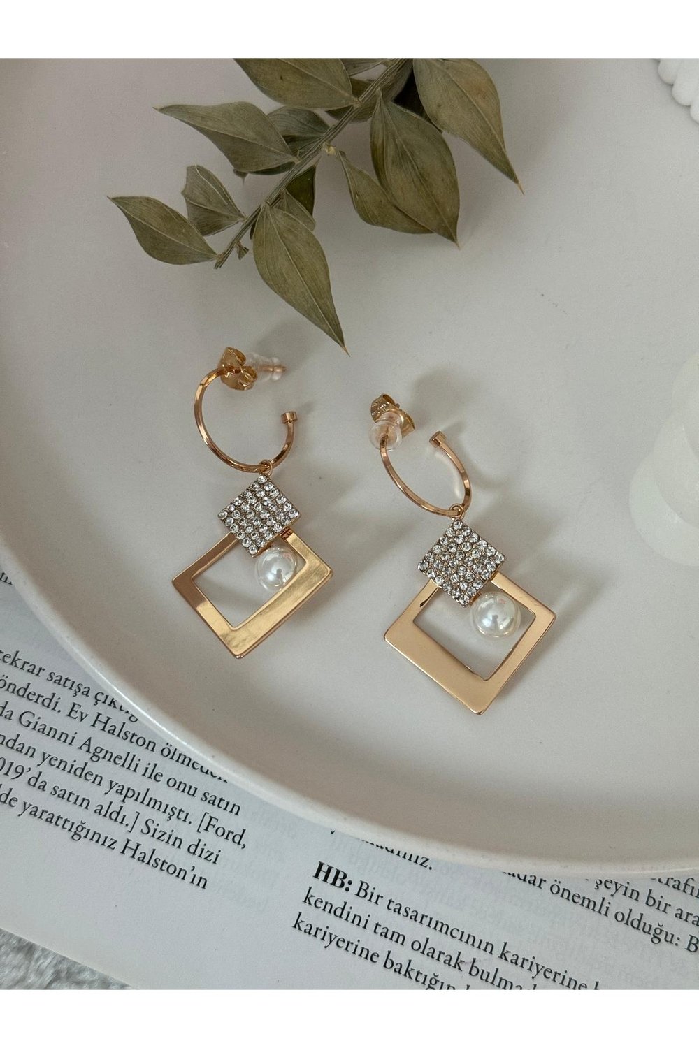 Xuping Rose-gold Kaplama Zirkon Taşlı Sallantılı Küpe