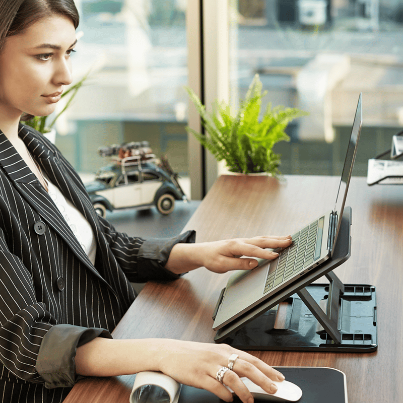 Escrito Notebook Yükseltici Riga Hareketli Esel300