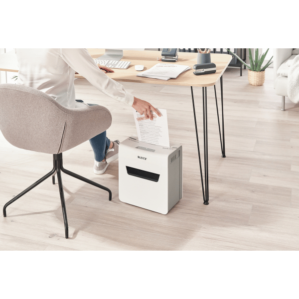 Leitz IQ Office P4 Evrak İmha Makinesi (6 Yaprak Kapasiteli - 8090)