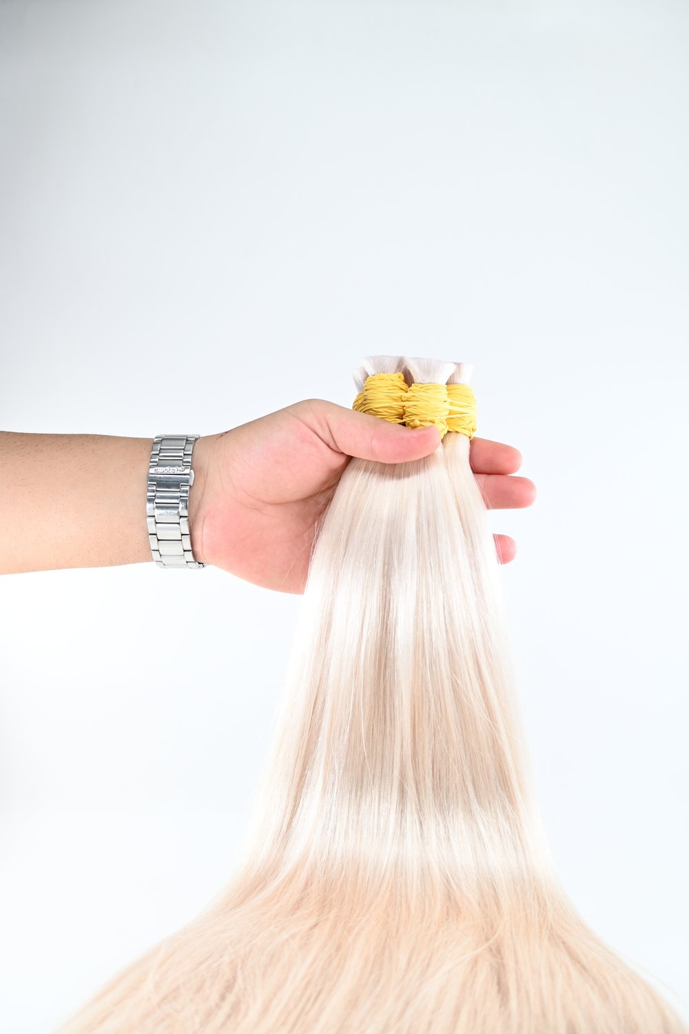 Dipten Uca Dolu İnsan Saçı – Beyaz Platin | 65 cm