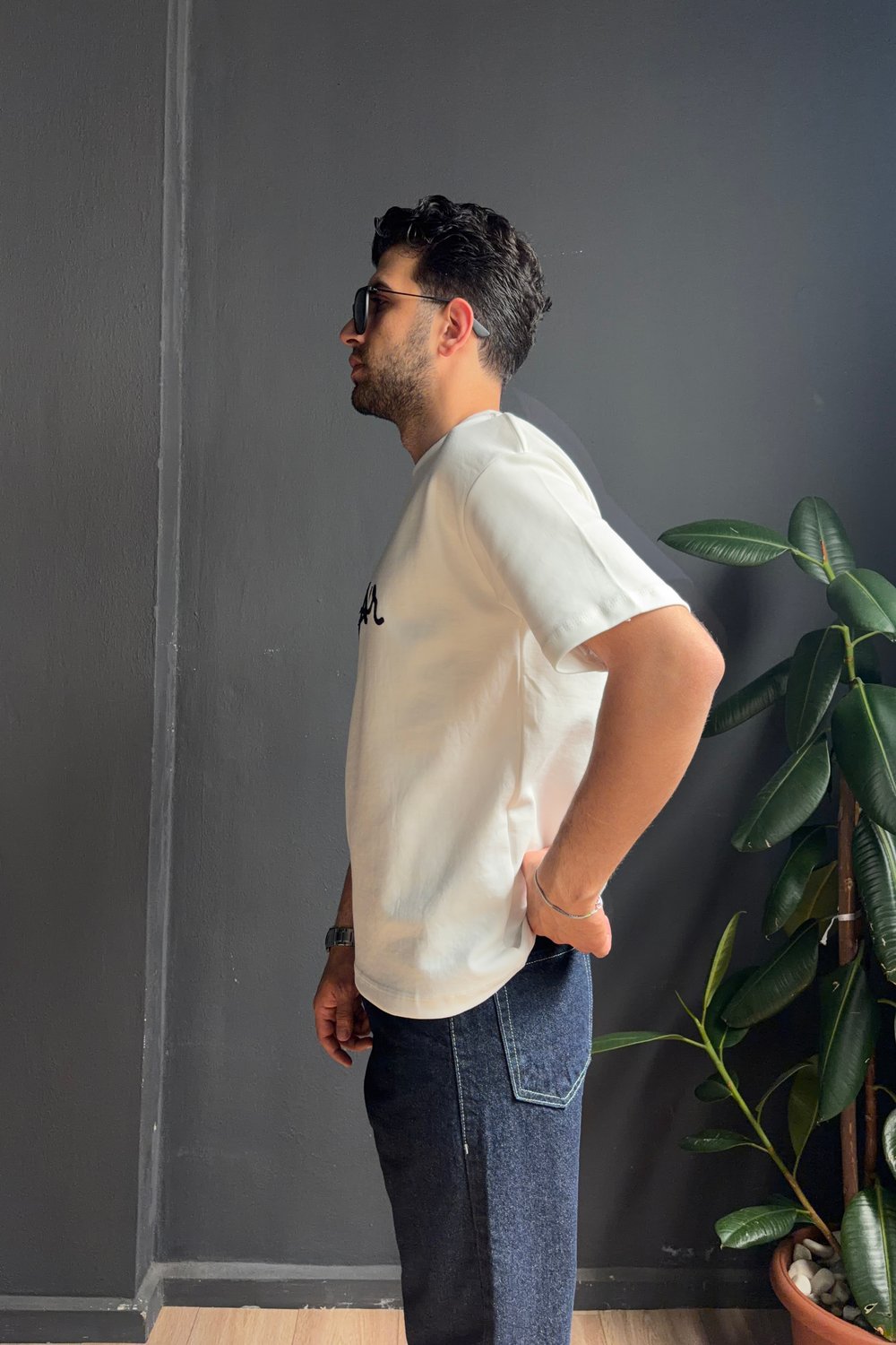 Beyaz Atelier Nakışlı Tişört